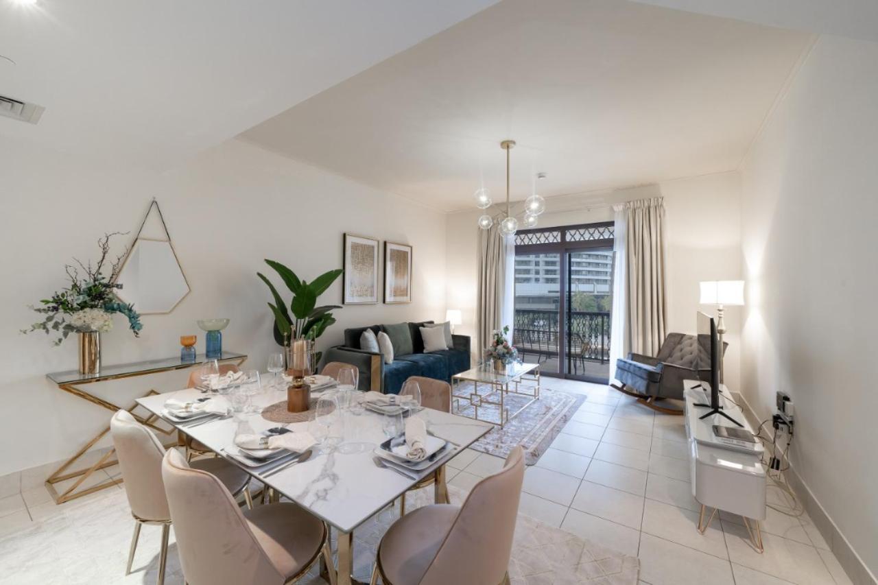 Appartement Durrani Homes - Glam Living Besides Mall- 2br With Study Third Converted *