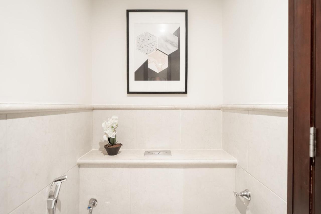 Appartement Durrani Homes - Glam Living Besides Mall- 2br With Study Third Converted